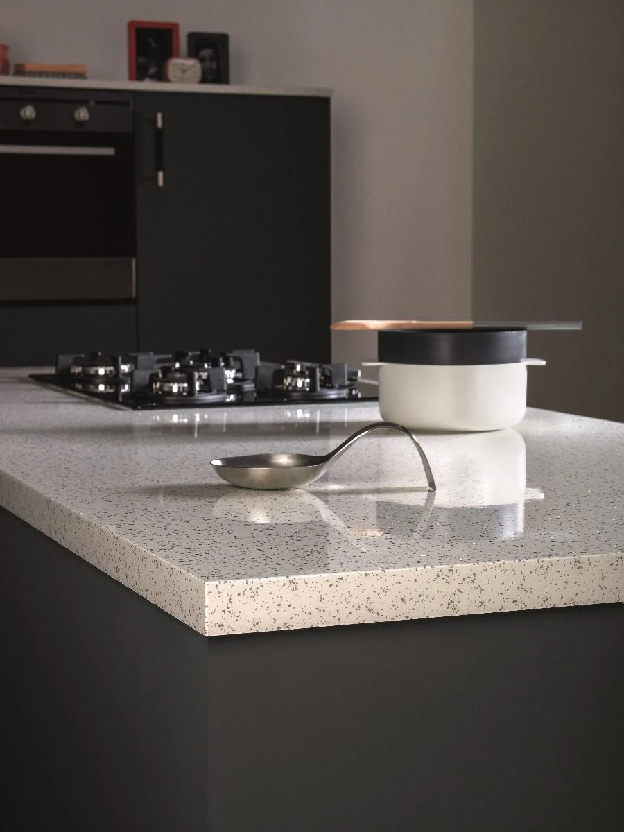 White Sparkle Square Edge Wilsonart Worktop 3000 X 600 X 40mm - Image 4