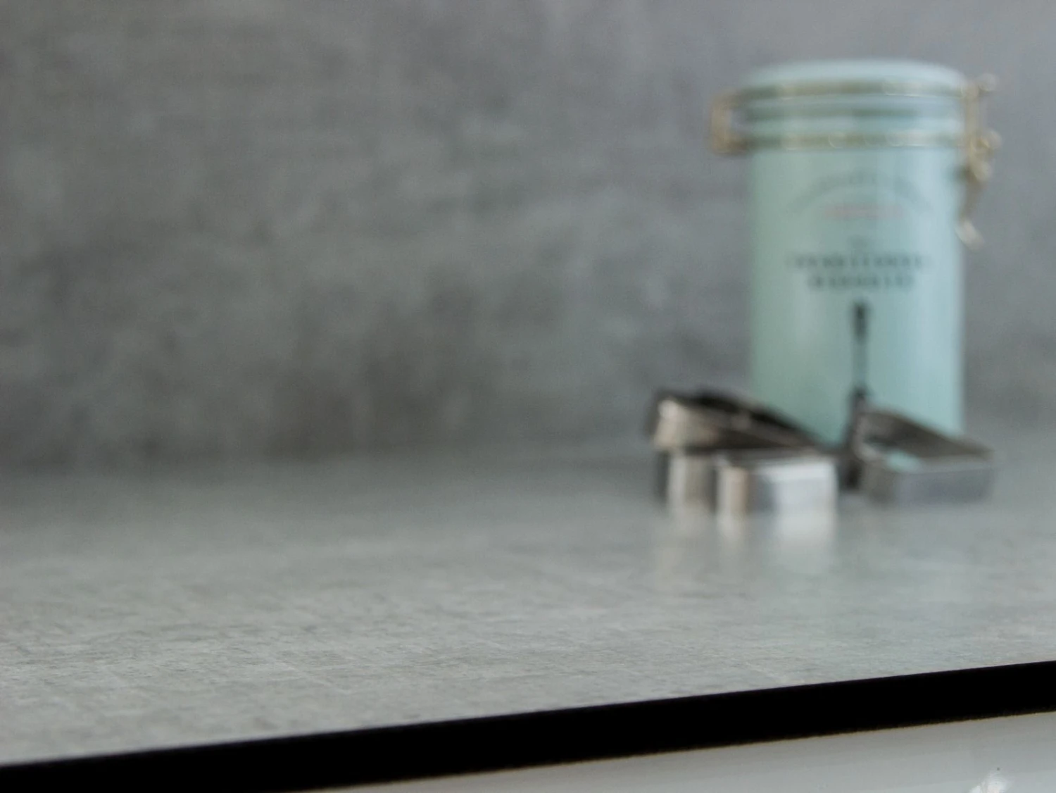 Woodstone Grey Solid Compact - Image 2